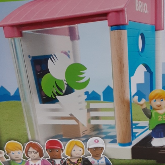 Brio World 13-Piece Ice Cream Shop New Ages 3-7 - Picture 5 of 7